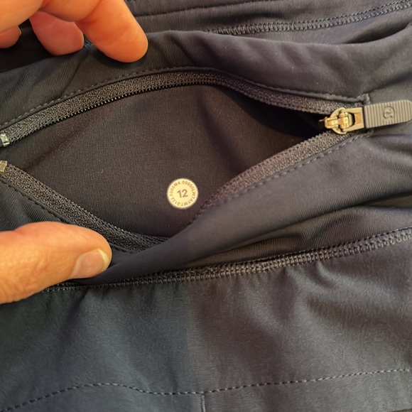 Navy blue Lululemon size 12 great condition ￼ - Picture 3 of 5